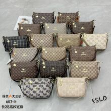 跨境新款高级感时尚潮流休闲三层单肩包斜挎包大气女士小包小方包