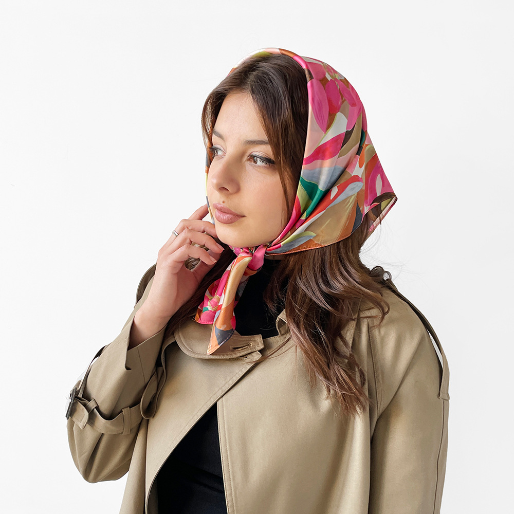 Femmes Élégant Rétro Pois Léopard Satin Écharpe En Soie display picture 12