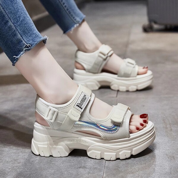 Sports sandals