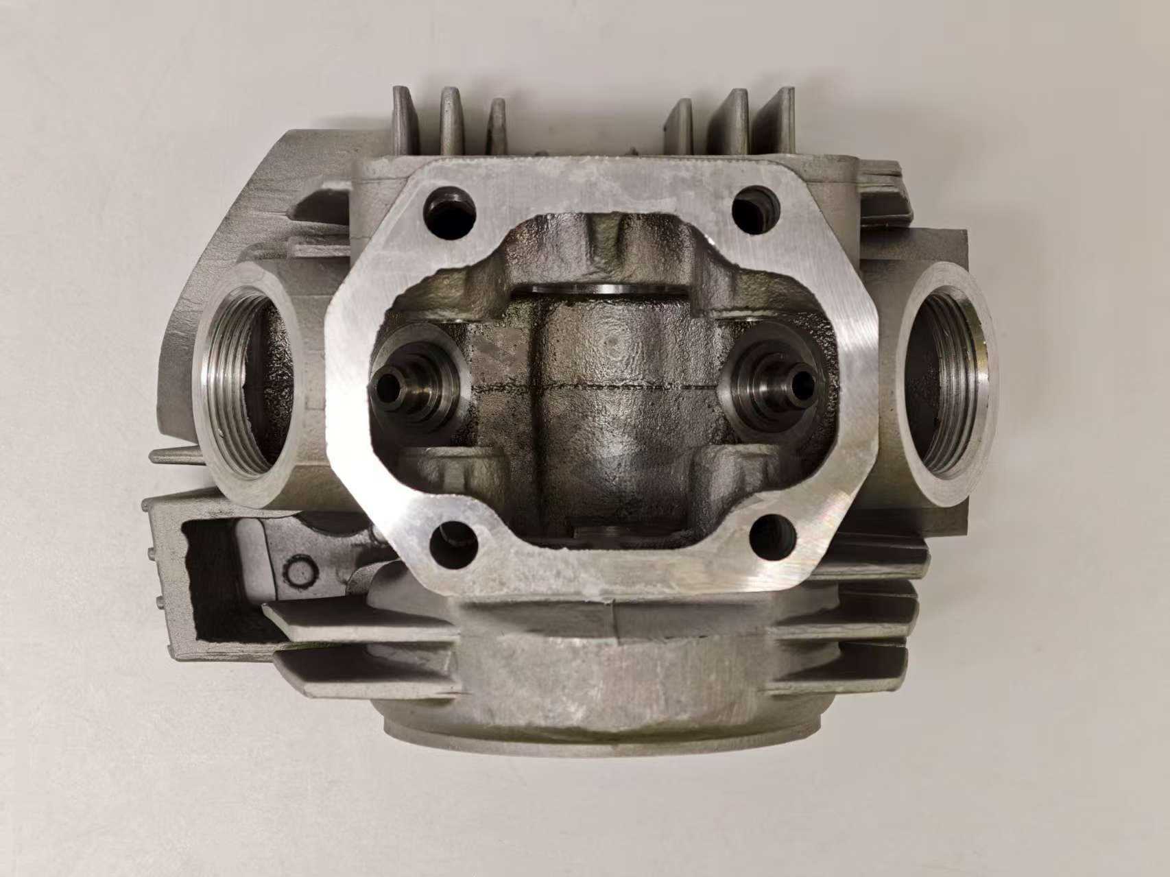 Motorcycle Parts Engine Cylinder Head Suitable for Honda Wave100 Single-Cylinder Head Underframe Motorcycle Cylinder Block Generator
