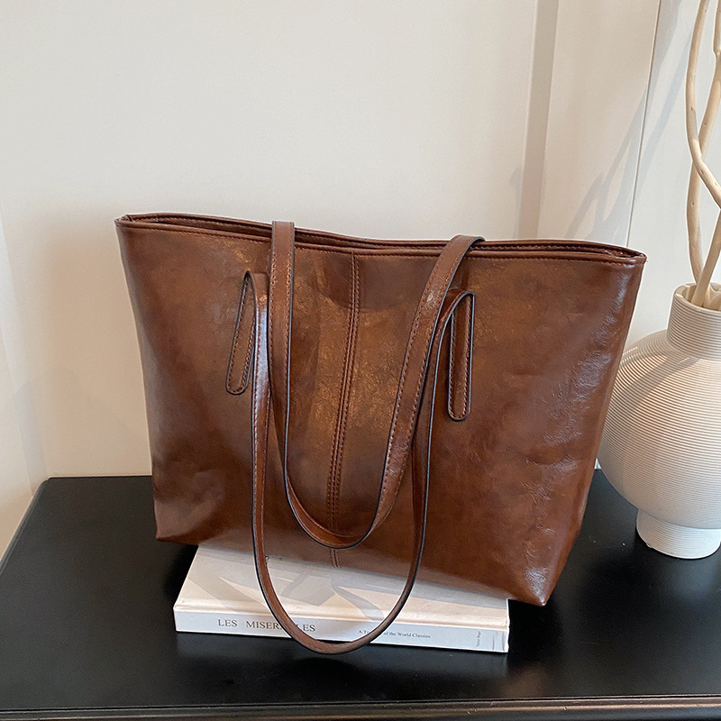2025 New Simple Oil Wax Leather Simple Large Capacity European and American Retro Casual Satchel Shoulder Crossbody Tote Bag