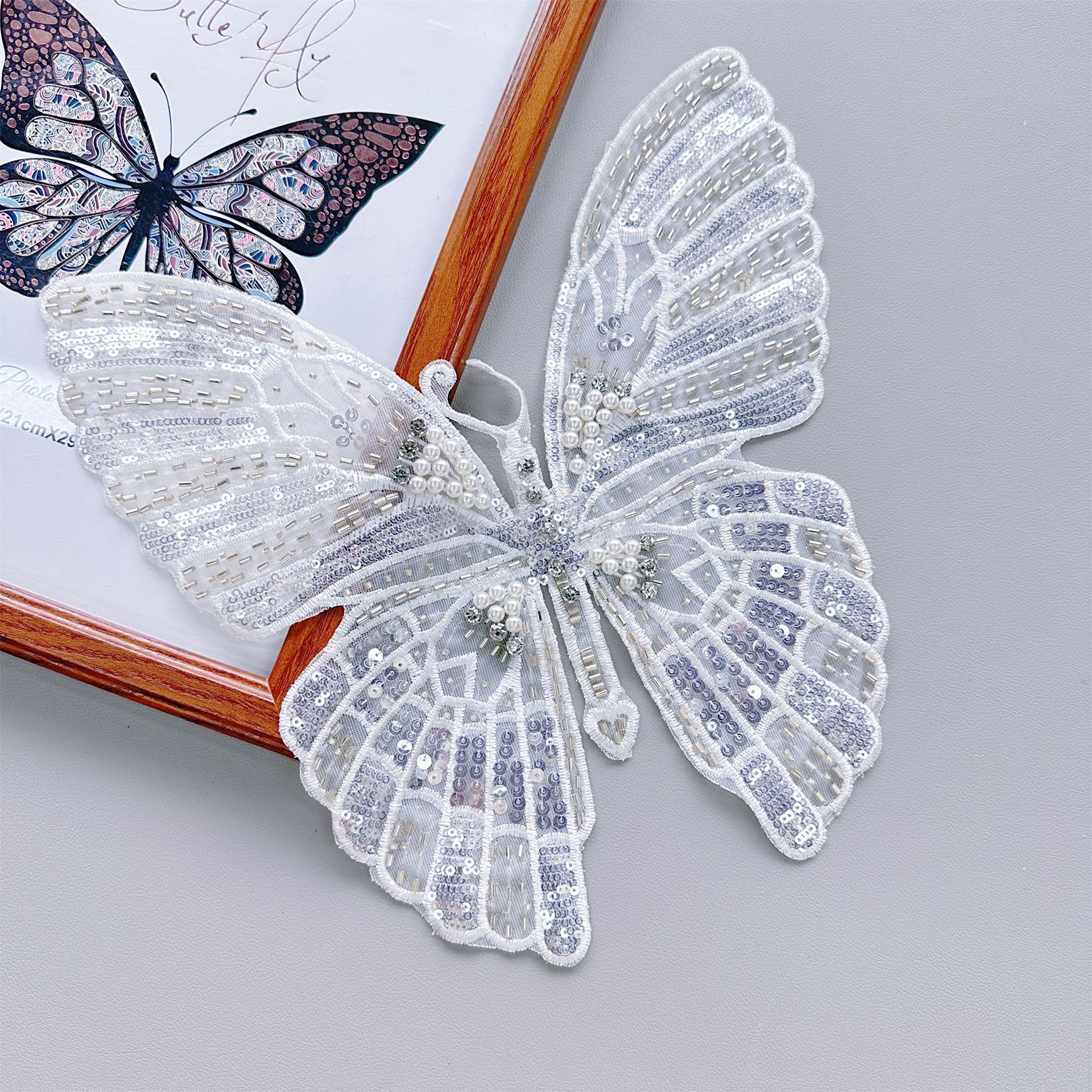 Venta caliente de malla blanca mariposa bordada pegatinas de tela vestido de ropa DIY parche decorativo Accesorios apliques Accesorios image 3
