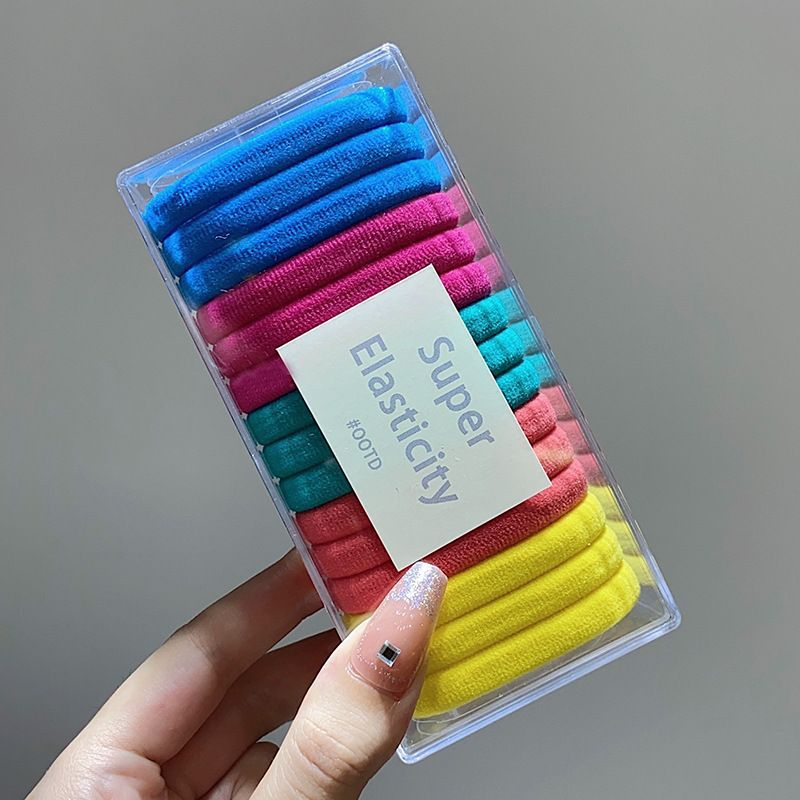 Rainbow color box of 15 sticks