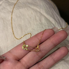 小红书同款爆闪碎冰冰别针项链锁骨链小众独特高级感锁骨链批发