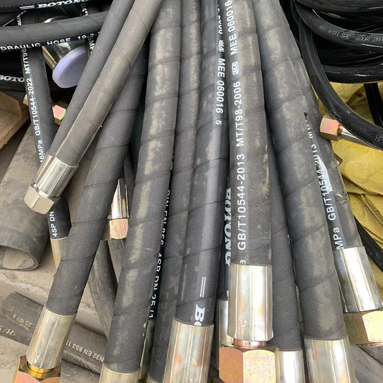 抗老化钢丝缠绕高压胶管鑫泽导热油橡胶工业软管