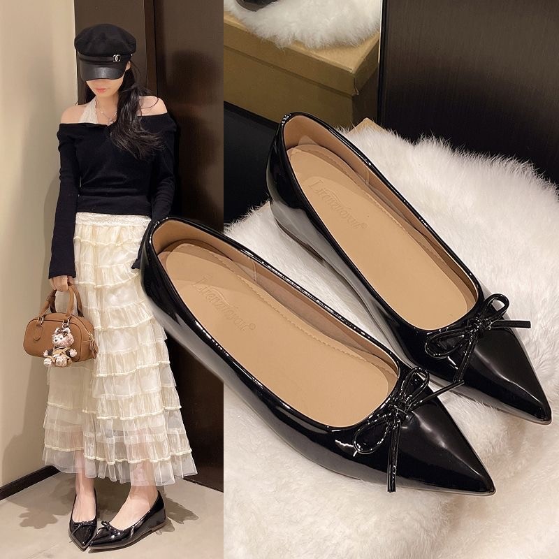 Pequeño aumento de altura de cabeza puntiaguda de boca superficial zapatos de mujer 2026 nuevo temperamento marizhen arco zapatos de mujer plano