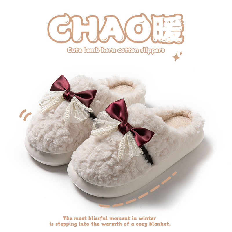 Zapatillas de algodón para hombres y mujeres en otoño y invierno se pueden usar en el exterior para el hogar interior antideslizante con una base gruesa y cálida.