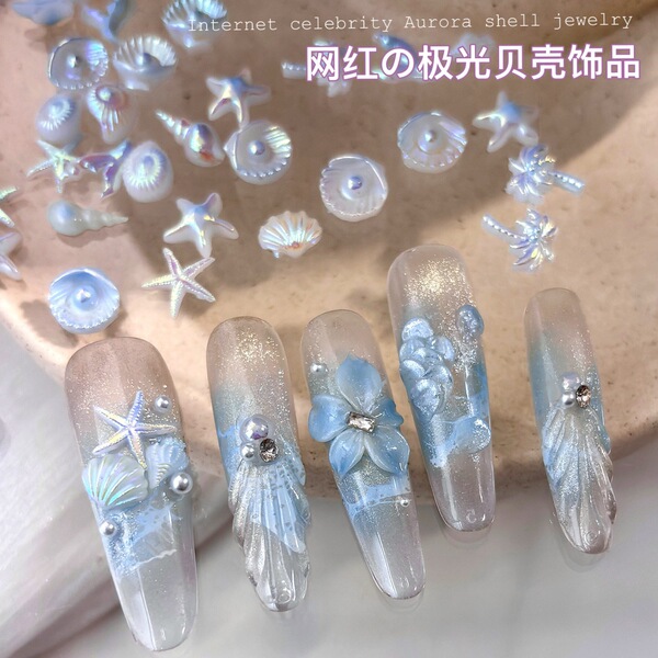 Realistic marine nail decoration
