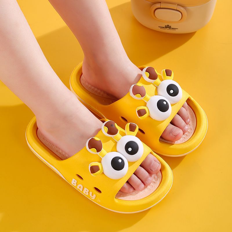 Zapatillas frías para niños de verano, niños y niñas pisando la sensación de excremento para bebés antideslizantes de fondo suave baño interior para padres e hijos, niños pequeños y medianos