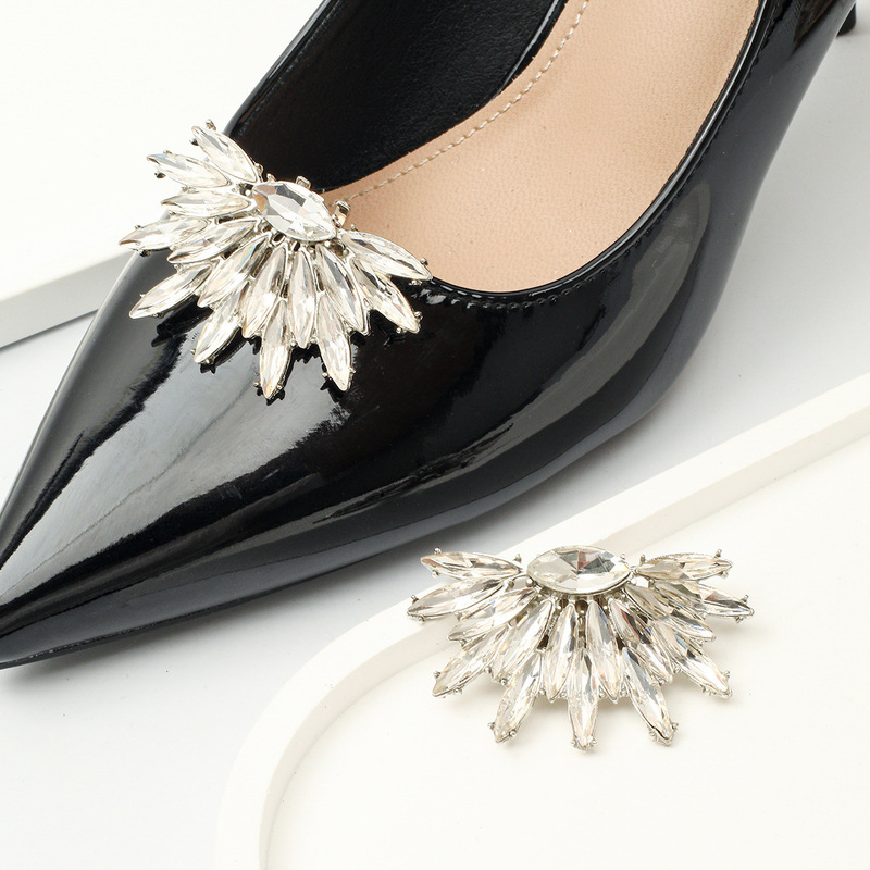 Cross-Border Women's Leather Shoes with Flower High Heels in Front, Accessories, Single Shoes, Wedding Shoes, Removable Shoe Flower Buckles, Crystal Shoe Buckle Decorations Cross-Border Women's Leather Shoes with Flower High Heels in Front, Accessories, Single Shoes, Wedding Shoes, Removable Shoe Flower Buckles, Crystal Shoe Buckle Decorations