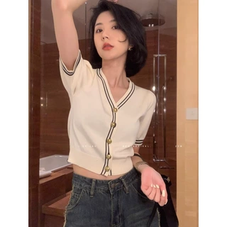 白色冰丝薄款v领正肩短袖针织衫女夏设计感修身收腰短款开衫上衣