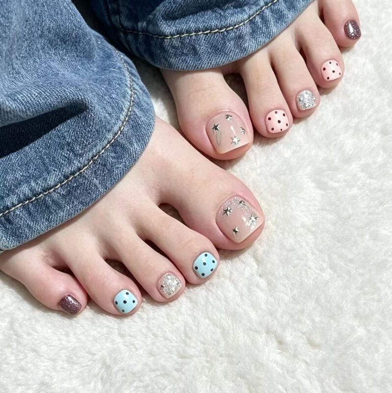 Cross-border dopamine-inspired, skin-brightening toenail stickers with polka dot and cat-eye designs, available in various sizes for easy application Cross-border dopamine-inspired, skin-brightening toenail stickers with polka dot and cat-eye designs, available in various sizes for easy application