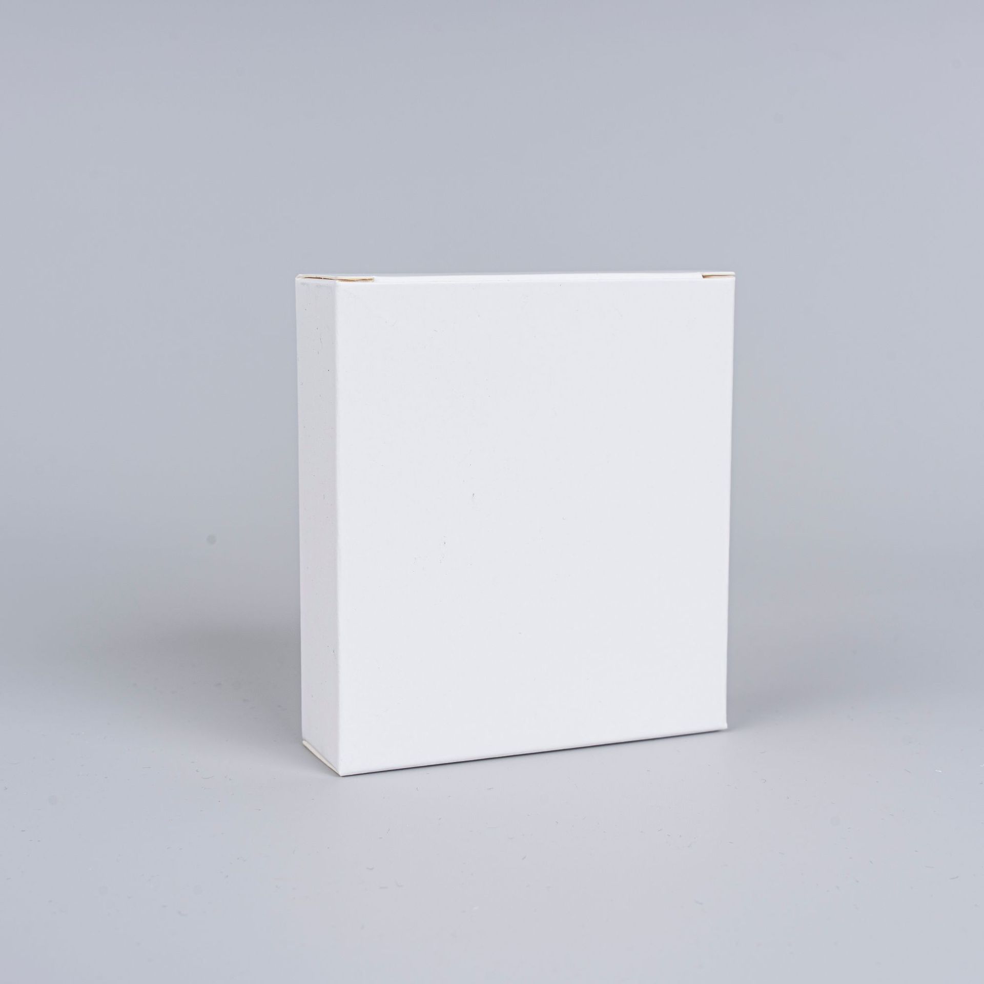 172 ~ 180 caja blanca universal en stock caja de cartón blanco caja de tarjeta negra de piel de vaca CAJA PLEGABLE caja de impresión personalización