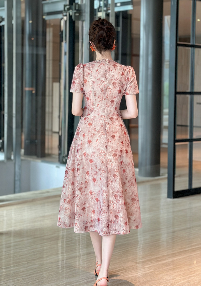 Váy đầm nữ hè 2026 phong cách retro đính cườm in họa tiết thắt eo màu hồng — hồng chi tiết 6