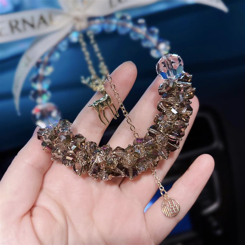 Xiaohongshu-style green light car pendant, safe journey car crystal ornament, rearview mirror interior hanging decoration for men and women