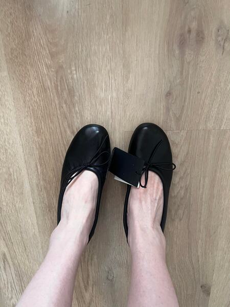 Giày Mary Jane gót thô mũi tròn đính nơ, quai bọc cổ chân, gót 3–6 cm — màu đen