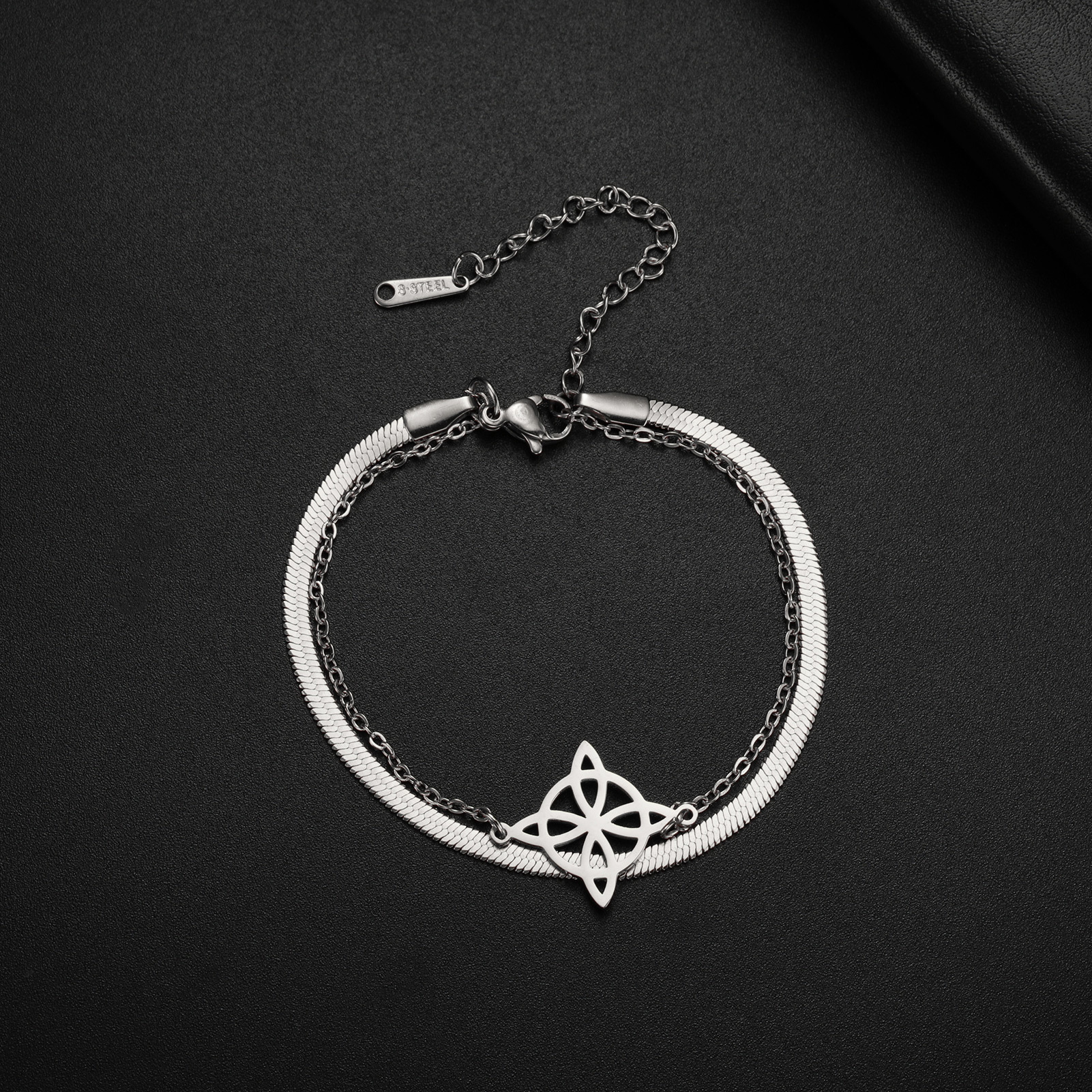 8g Weight Bracelets Classification 304 Stainless Steel Chain Material 1 Piece Quantity Holiday, Daily Occasion 304 Stainless Steel Material Witches Knot Pattern Women's Gender Plating Design Simple Style, Classic Style Style Simple Style Classic Style Witches Knot 304 Stainless Steel Bracelets In Bulk 5