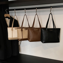 大容量女包2024秋冬新款复古时尚编织纹百搭单肩包流行韩版托特包