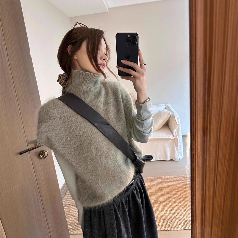 Sheep Wool Cashmere Brushed Turtleneck Vest Sweater Women's Winter Lazy and Relaxed Layered Vest Top Sheep Wool Cashmere Brushed Turtleneck Vest Sweater Women's Winter Lazy and Relaxed Layered Vest Top