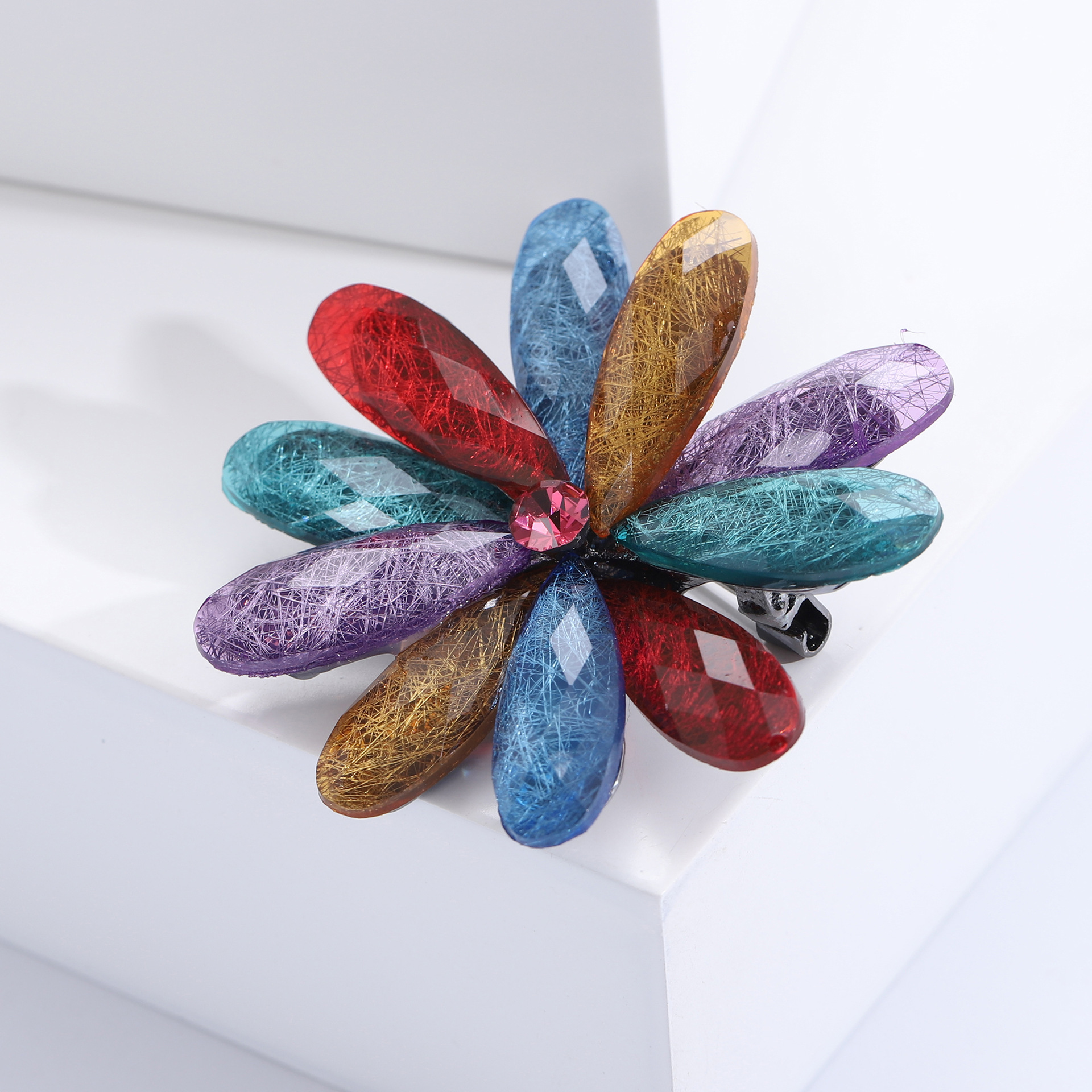 17g Weight Acrylic Inlay Material Brooches Classification Casual, Holiday, Banquet Occasion Alloy Material Flower Pattern All Seasons Season Women's Gender Inlay Design Simple Style Style Simple Style Pin Flower Alloy Inlay Acrylic Women's Brooches 17