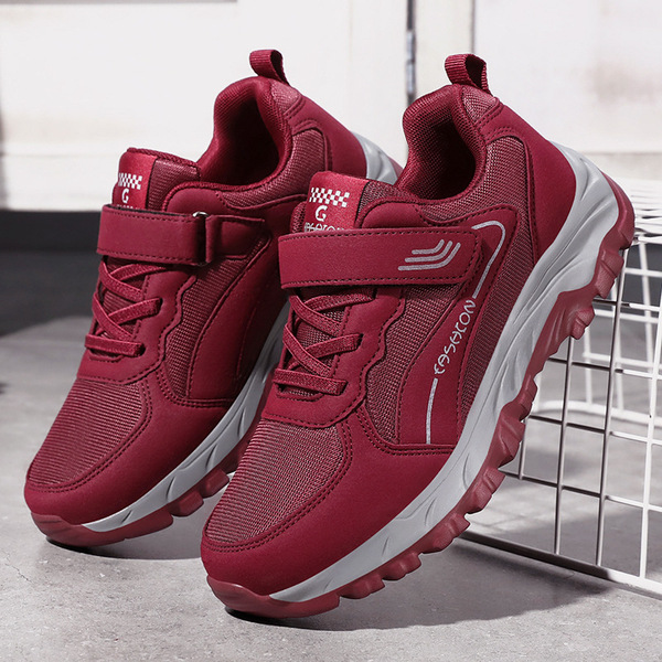 Fashionable walking shoes