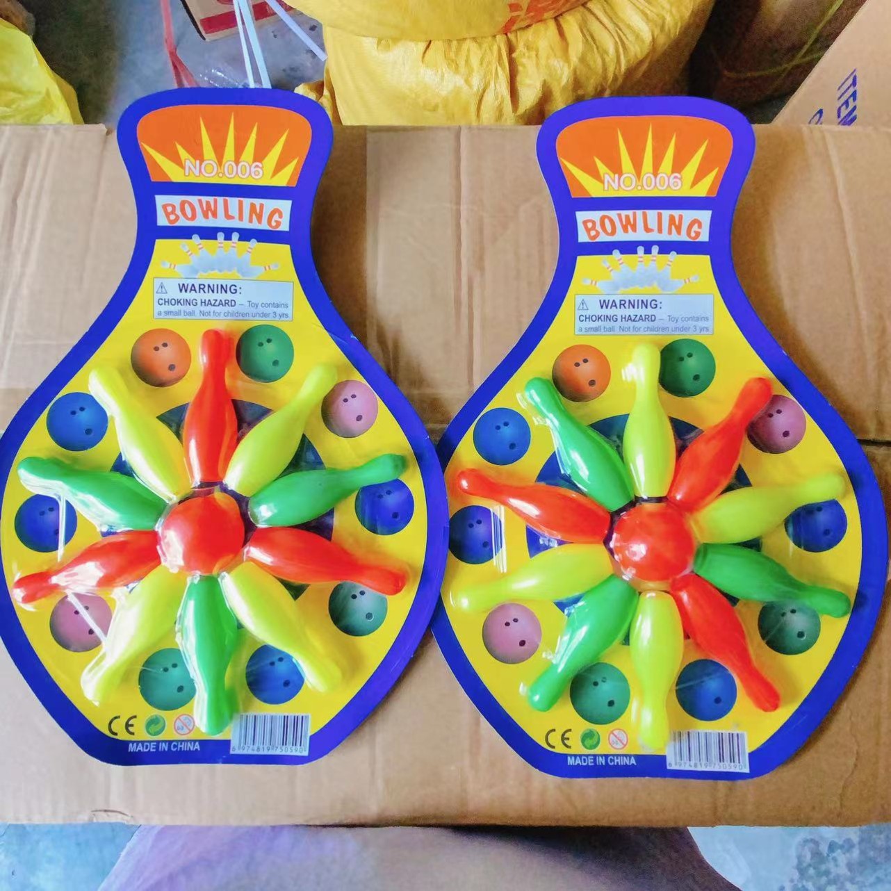 Juego de pelota de juguete para niños color de eyección de cartón bolos puesto de juguete conjunto mercado nocturno 2 yuanes grandes almacenes al por mayor