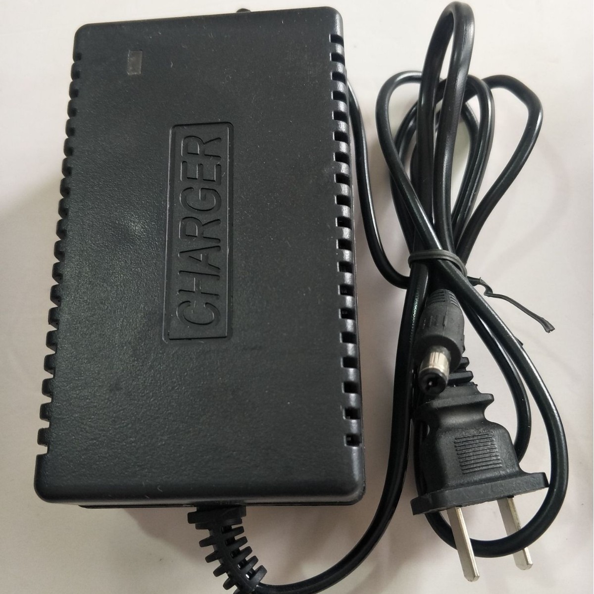 包邮智能童车充电器电子秤充电器6V1A6V1000mA充电器圆头和夹子