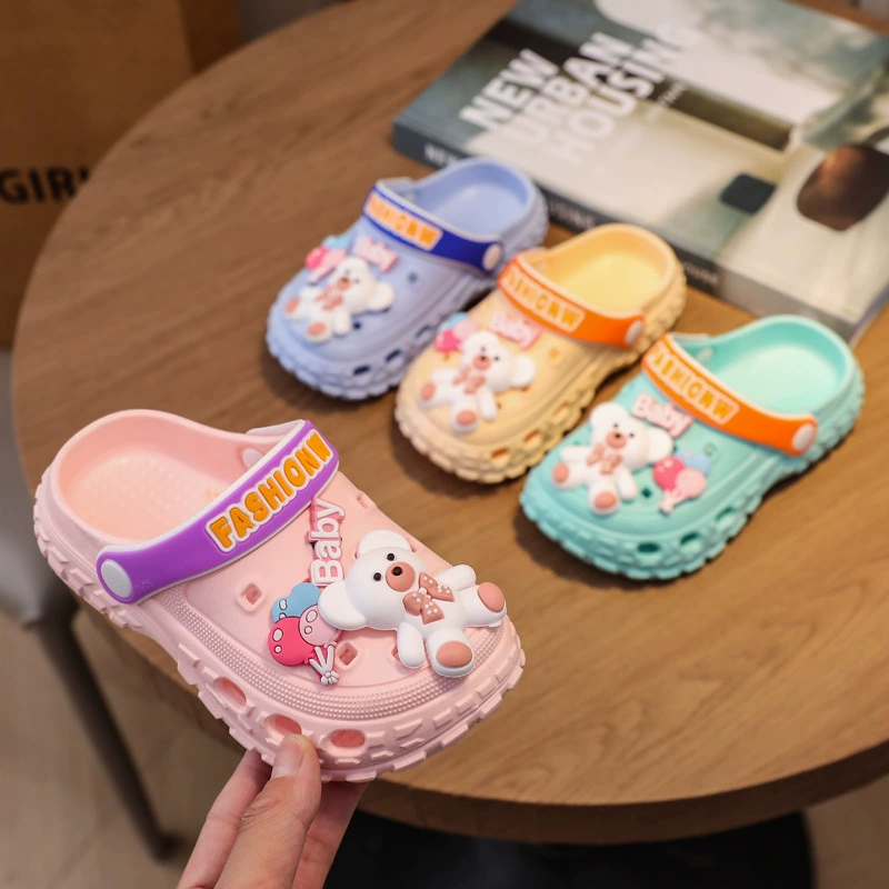 Новые летние сандалии-клоги 2025 года для детей: милые двухсторонние сандалии для мальчиков и девочек, мягкая нескользящая подошва, обувь для малышей в стиле принцессы