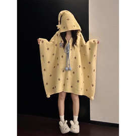 韩系波点卡通印花珊瑚绒斗篷睡袍女2026秋冬季连帽舒适家居服睡裙