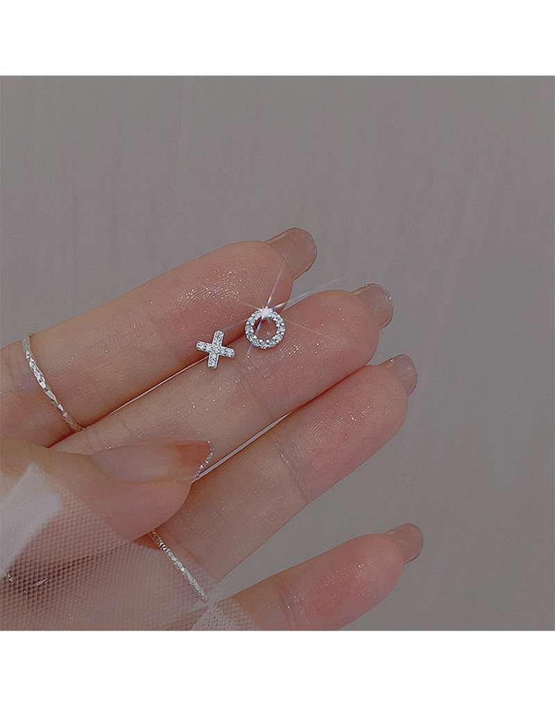 Simple Style Letter Copper Plating Zircon Ear Studs 1 Pair