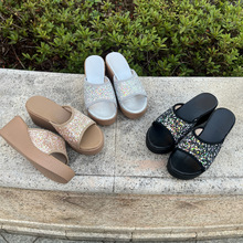 2025年新款坡跟凉拖鞋女时尚欧美风一字式圆头跨境大码女士拖鞋子