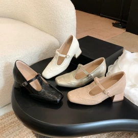 女式皮靴;女式休闲单鞋;女式时装单鞋