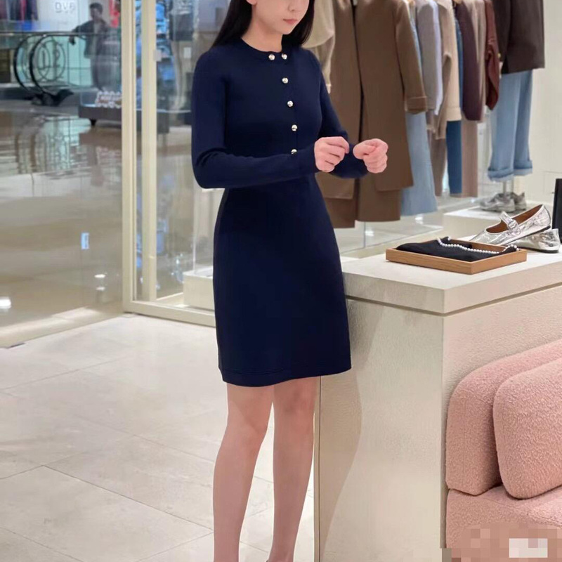 2025 early spring new navy blue round neck long sleeve metal buckle temperament waist slimming knitted dress 2025 early spring new navy blue round neck long sleeve metal buckle temperament waist slimming knitted dress