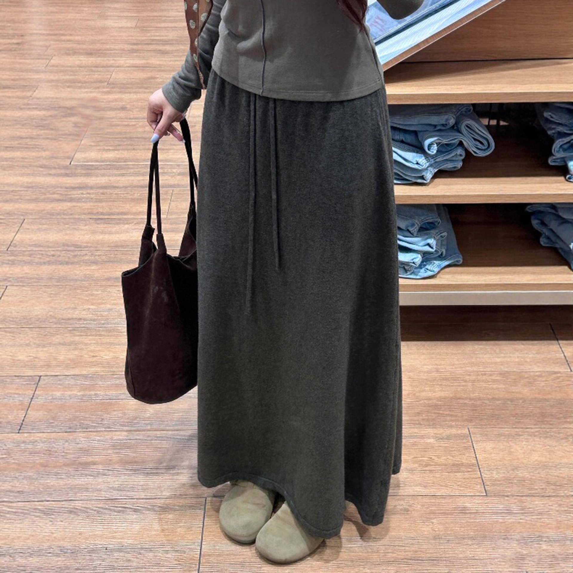 绝美巨好看的半身裙2025新款秋季针织裙大码胖mm显瘦遮肚a字长裙