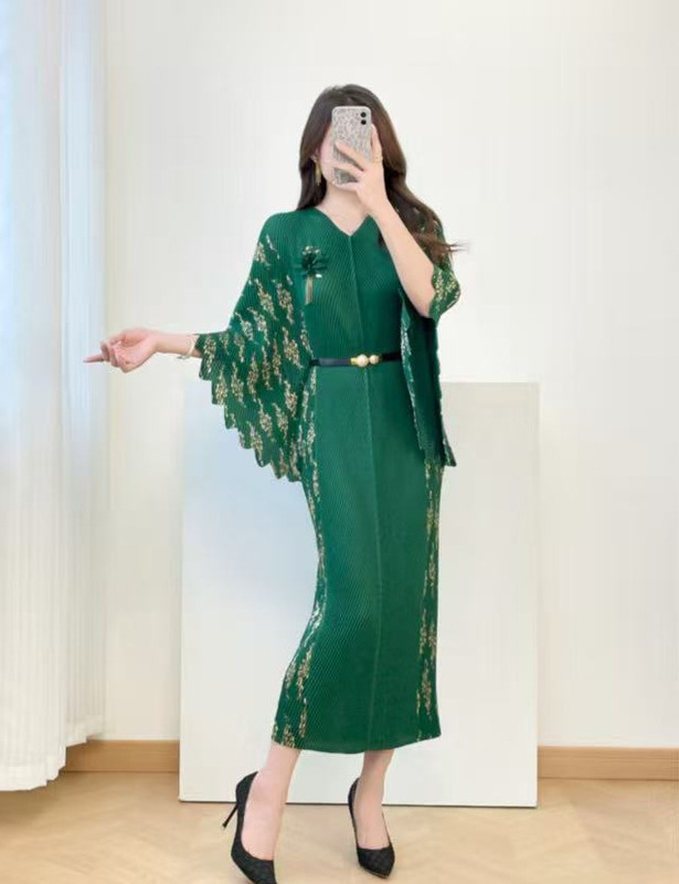 三宅褶皱气质连衣裙女夏季新款百搭v领高端宽松蝙蝠袖中长款裙子|undefined