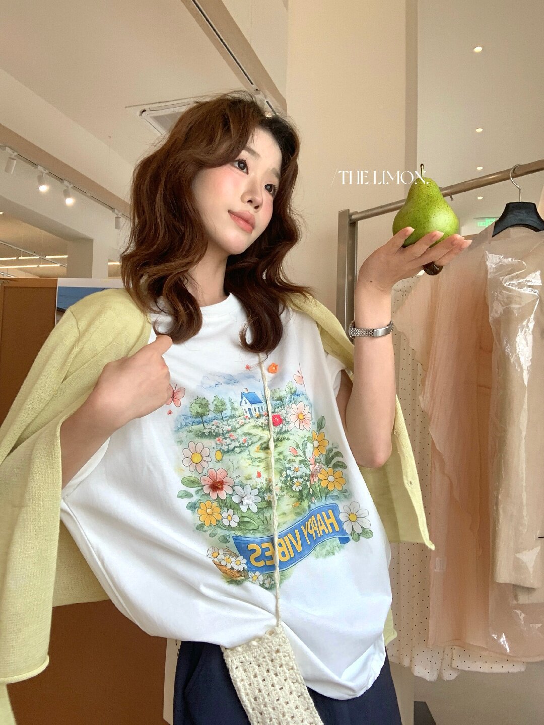 Áo thun nữ cổ tròn in họa tiết hoa vườn hè, tay ngắn, form rộng phong cách Hàn Quốc — trắng ngà chi tiết 20