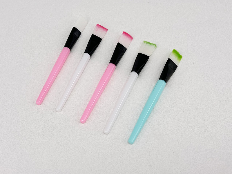 Facial Mask Brush Image 1