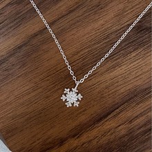 S999足银雪花圣诞节ins轻奢女士锁骨短项链小众设计感精致2025年