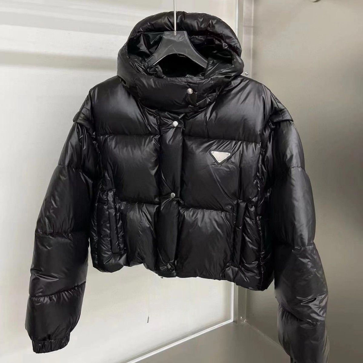 2025 New Winter P Home down Jacket Short Women's Thickeneded Loose Fashionable Bread Jacket