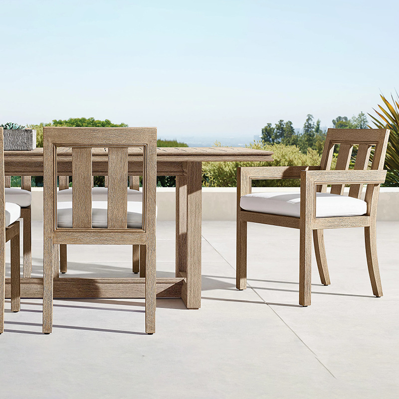 Conjunto de mesa y sillas de teca para patio de villa, madera maciza con acabado envejecido, madera anticorrosiva, mesa y sillas de exterior resistentes al agua y al sol.