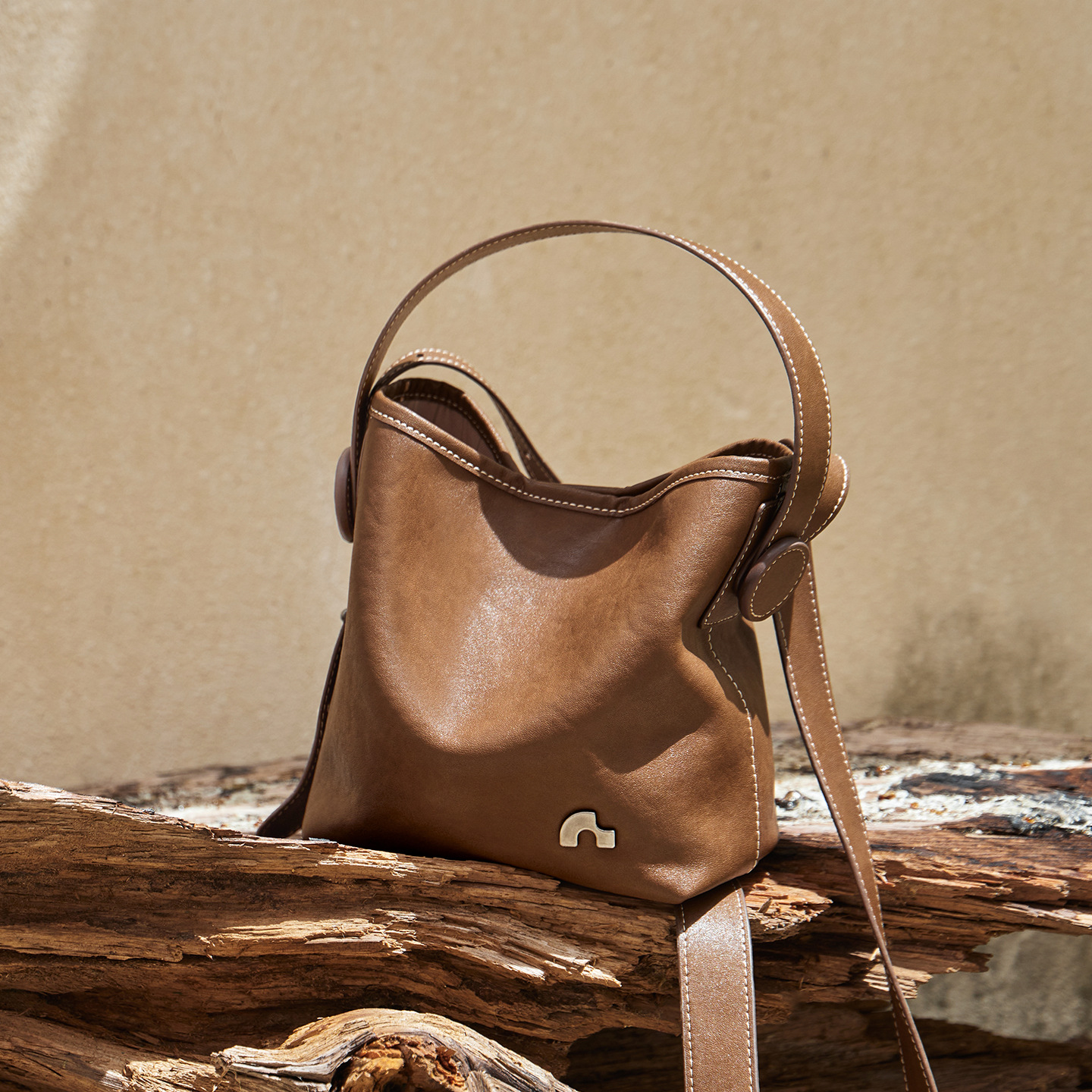 Women's 2026 New Spring/Summer Bucket Bag Large Capacity Crossbody Bag Commuter Genuine Leather Shoulder Bag - Thumbnail 6