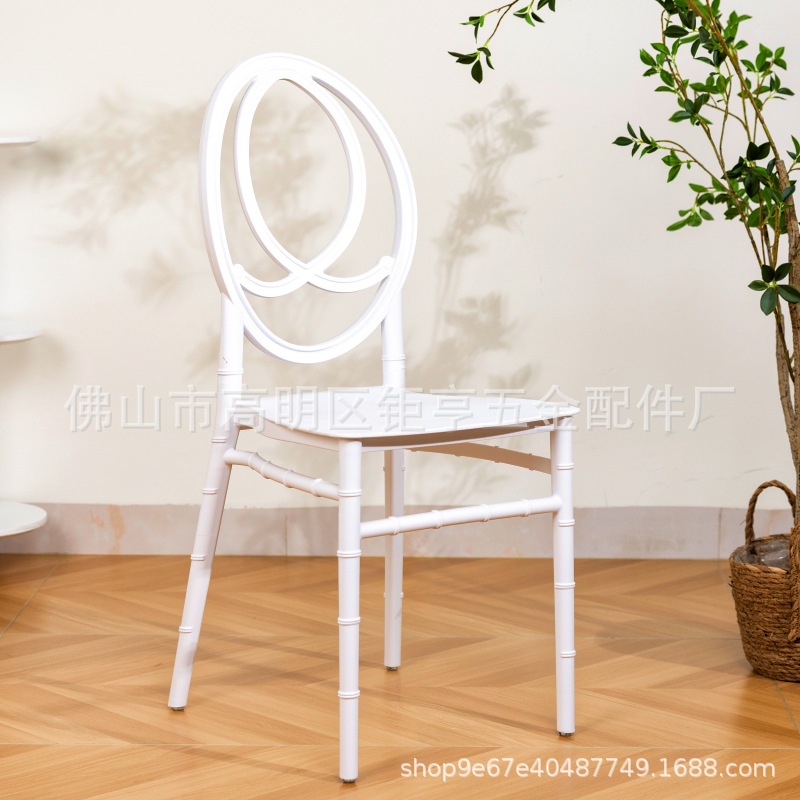 Silla de bambú de suministro directo transfronterizo para bodas Silla de comedor de restaurante occidental de lujo ligero Silla de banquete de hotel Respaldo de plástico romano pp
