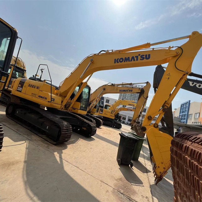 Kazajstán exporta excavadoras usadas Komatsu PC200 - 8 exportadas a Francia con buen rendimiento y alta calidad.