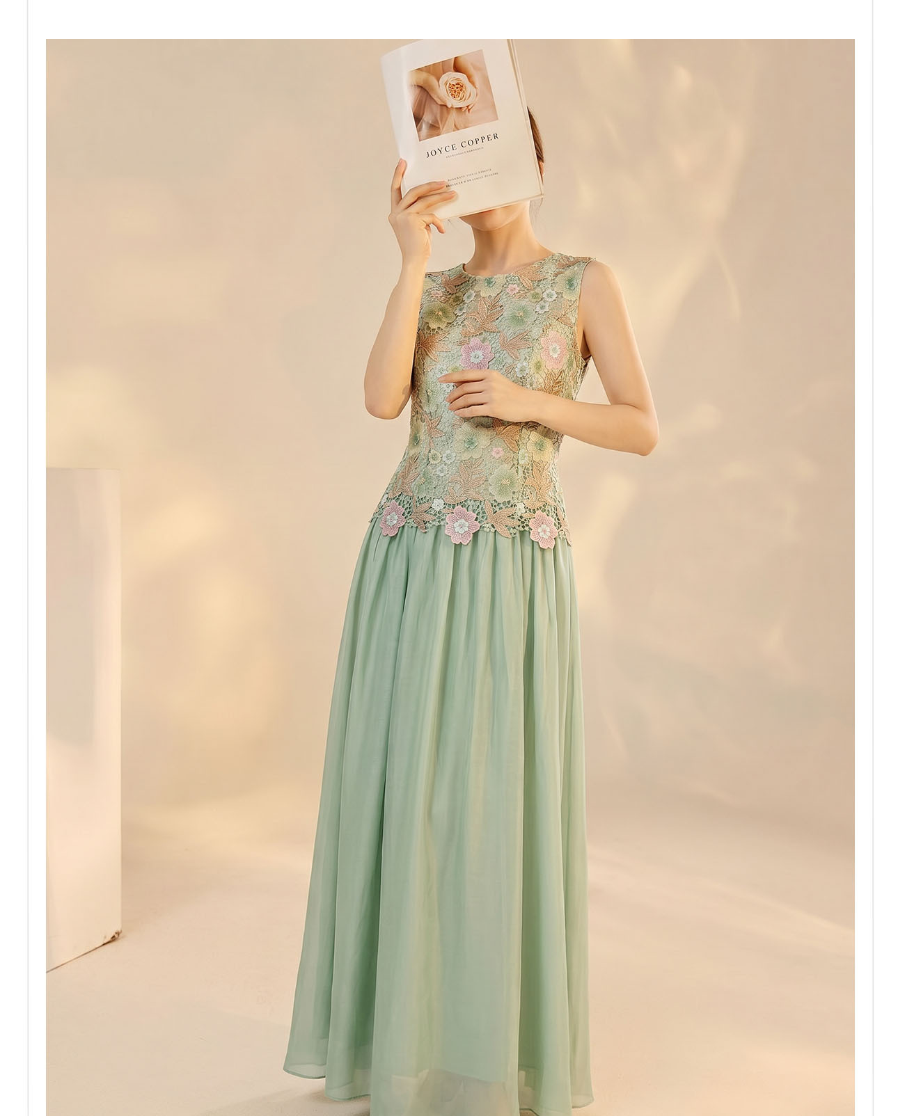 Đầm maxi thêu hoa ren nổi — Xanh lá cây nhạtcolor chi tiết 9