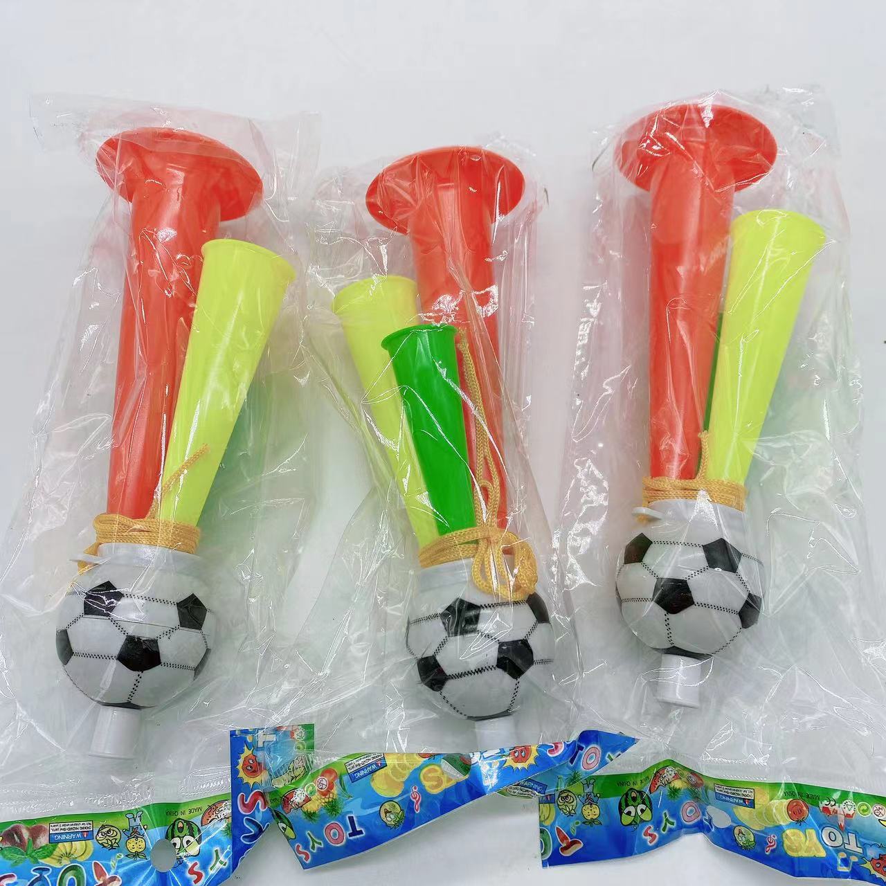 Juguete para niños fútbol Cuerno fans animar apoyos trompeta alegría juguete instrumento musical 2 yuanes grandes almacenes al por mayor