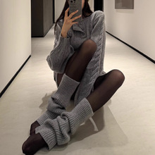 2025秋新款灰色套头麻花毛衣女冬修身显瘦亨利领针织上衣短裤套装