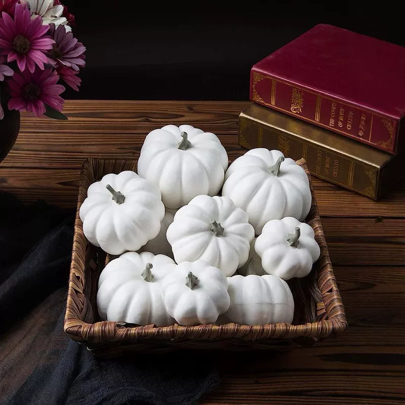 Cross-border e-commerce hot-selling Christmas pumpkin imitation white pumpkin plastic fake pumpkin Halloween mall scene decoration