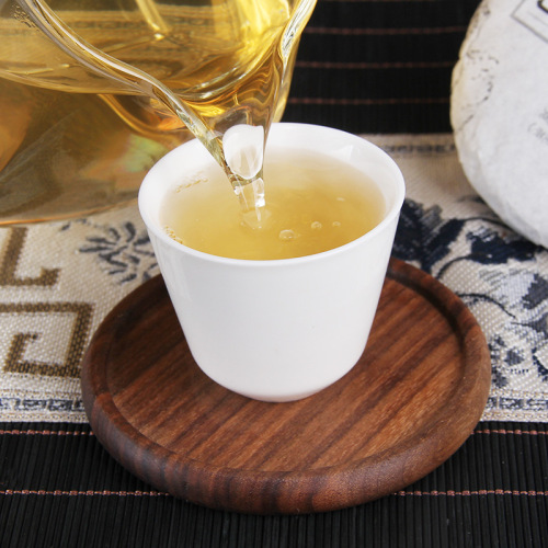 Wholesale Aged Deep Mountain Old Tree Ecological Pu-erh Tea Pu-erh Raw Tea Seven Seeds Cake 100g Yunnan Tea