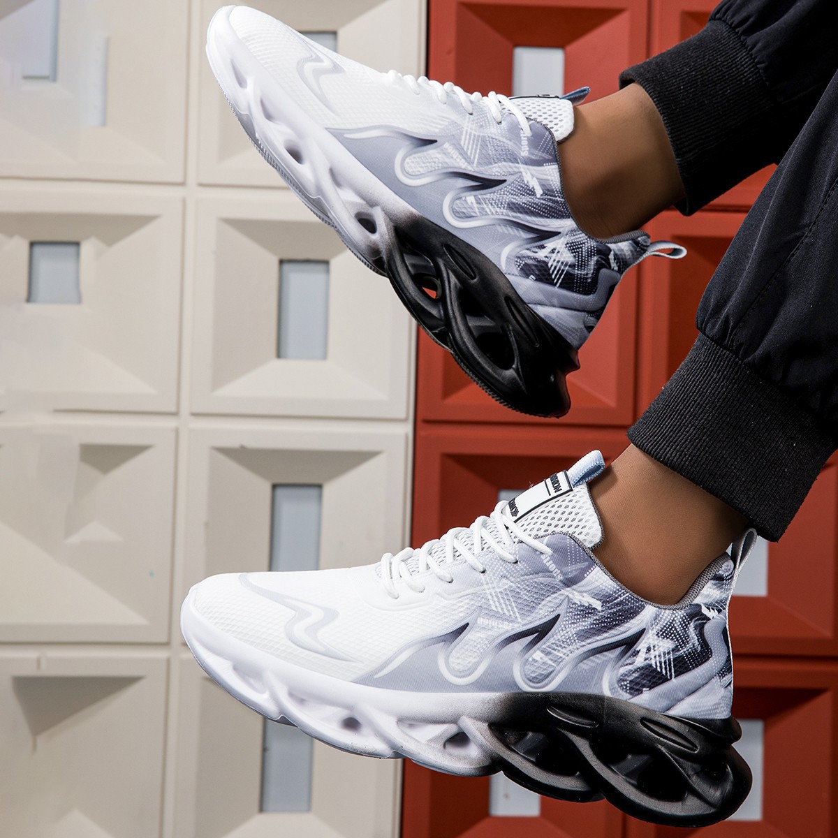 Zapatos transfronterizos de gran tamaño con suela torta para hombres y mujeres 2025 nuevos zapatos casuales de malla adhesivos fríos zapatos deportivos de moda livianos bajos