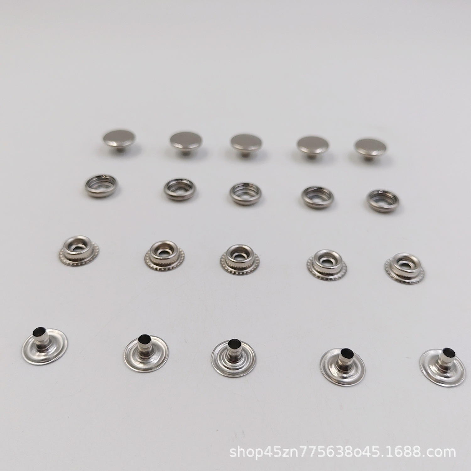 Inventario al por mayor de metal cuatro cierre conjunto de herramientas de instalación lona de tienda 201 botones de acero inoxidable botones blancos